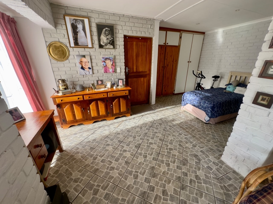 3 Bedroom Property for Sale in Wavecrest Eastern Cape